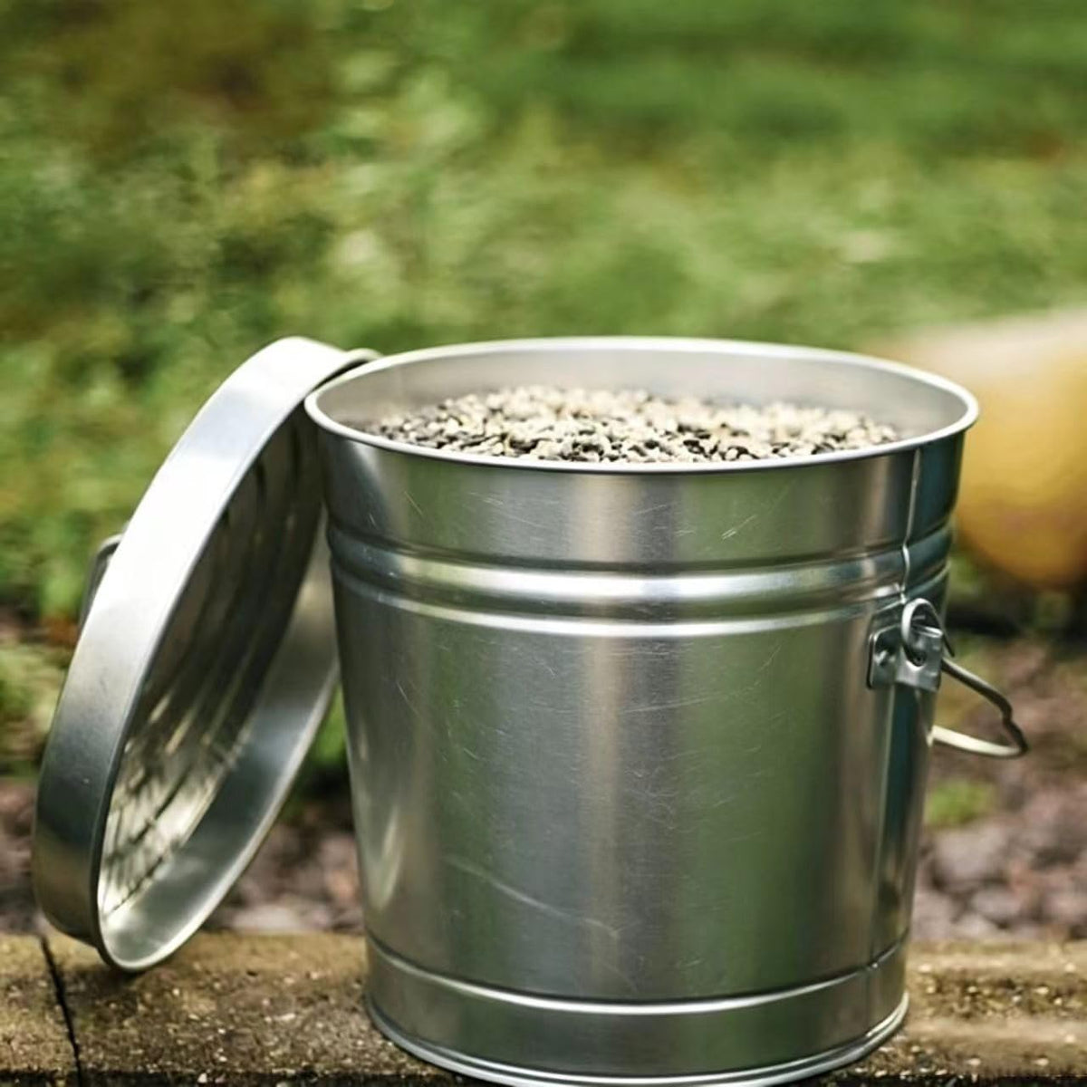 6 Gallon Galvanized Steel Locking Lid Storage Can U493775
