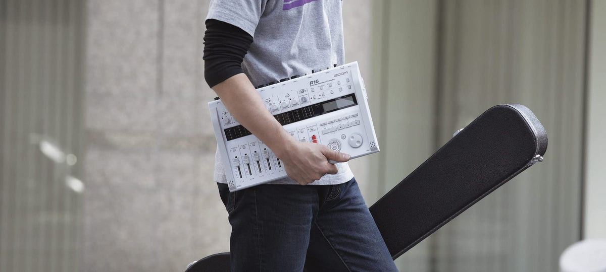 Multi-Track Tabletop Recorder with 8 XLR Combo Inputs A1593