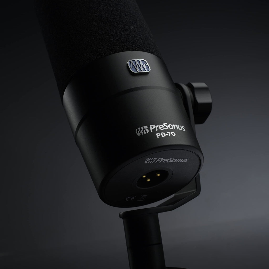 Dynamic Vocal Microphone D4947