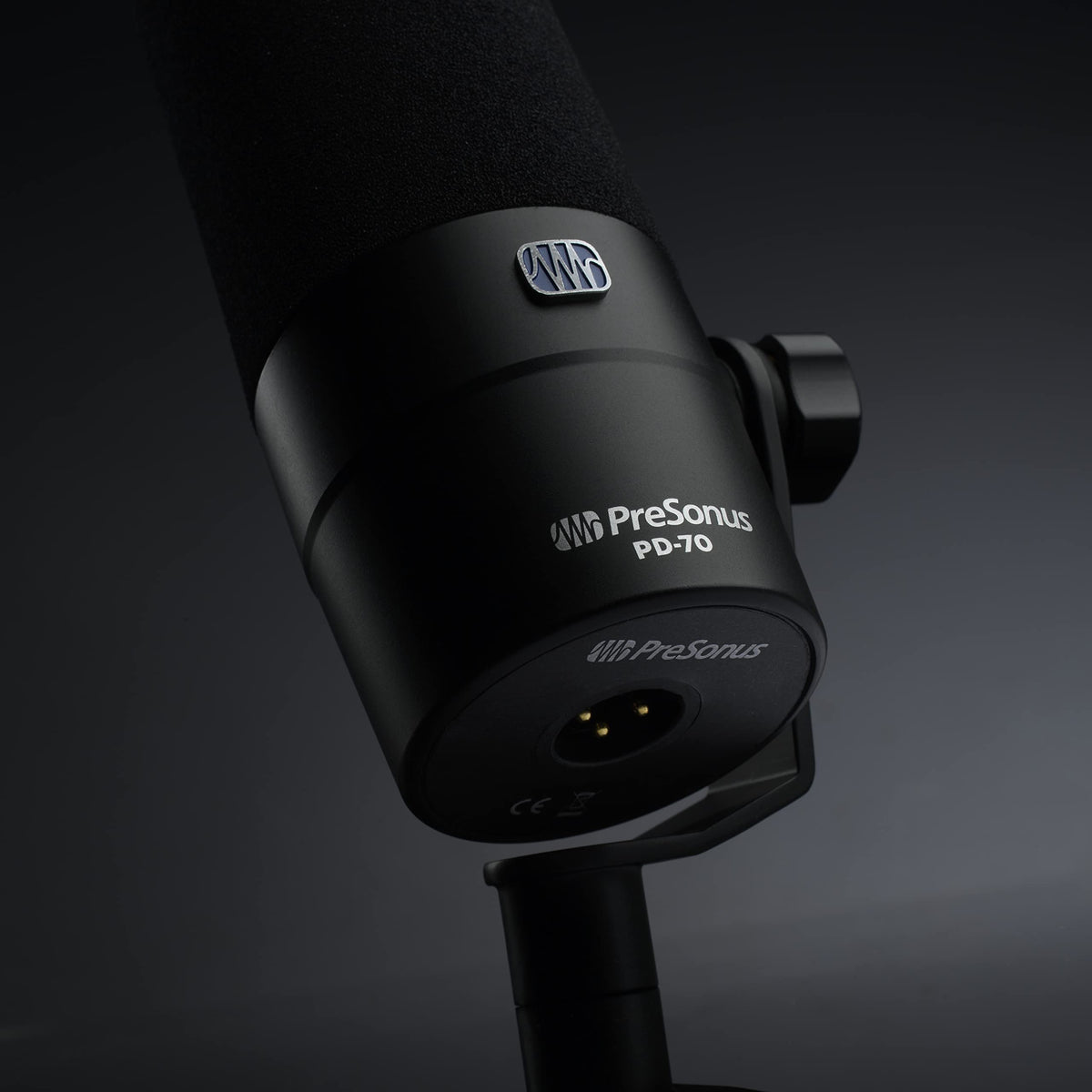 Dynamic Vocal Microphone D4947